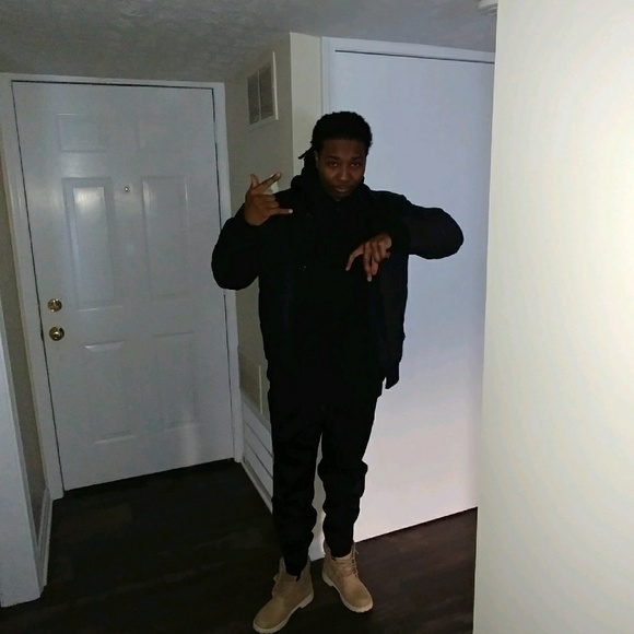 Meet your Posher, Gotti - Picture 2 of 2